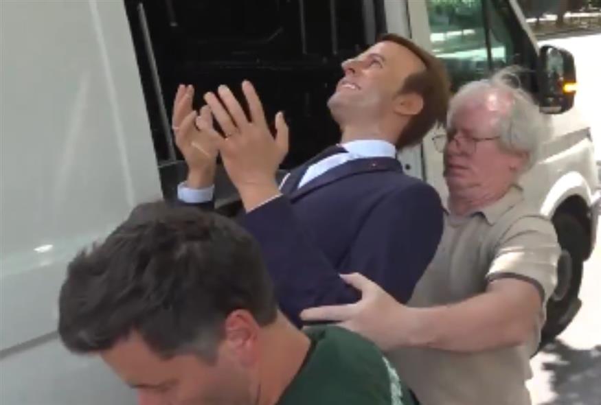 το ομοίωμα του Εμάνουελ Μακρόν/Χ