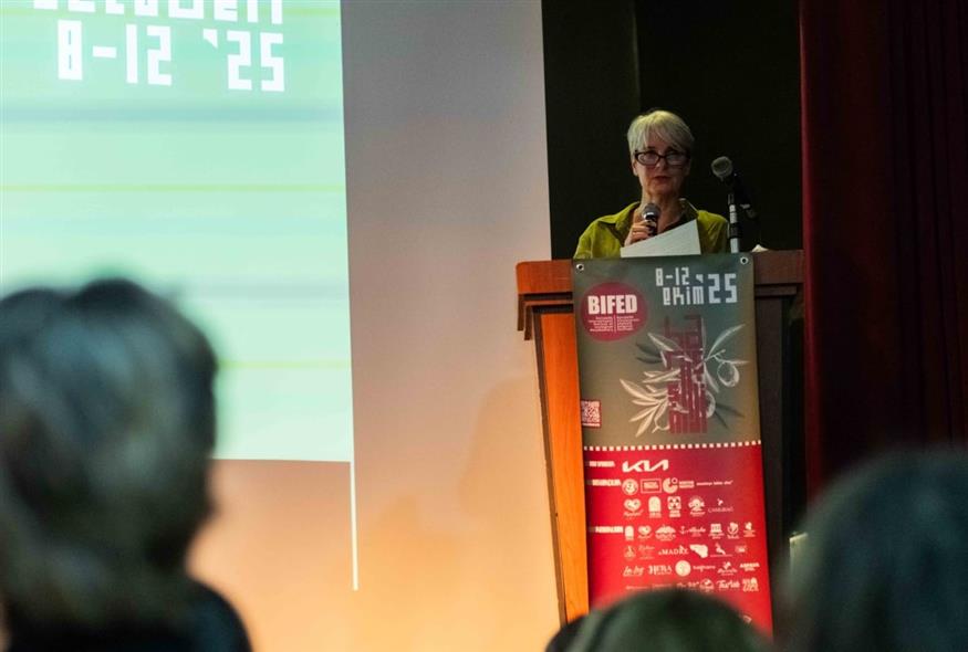 Έναρξη της τελετής βράβευσης από την διευθύντρια του φεστιβάλ Petra Holzer