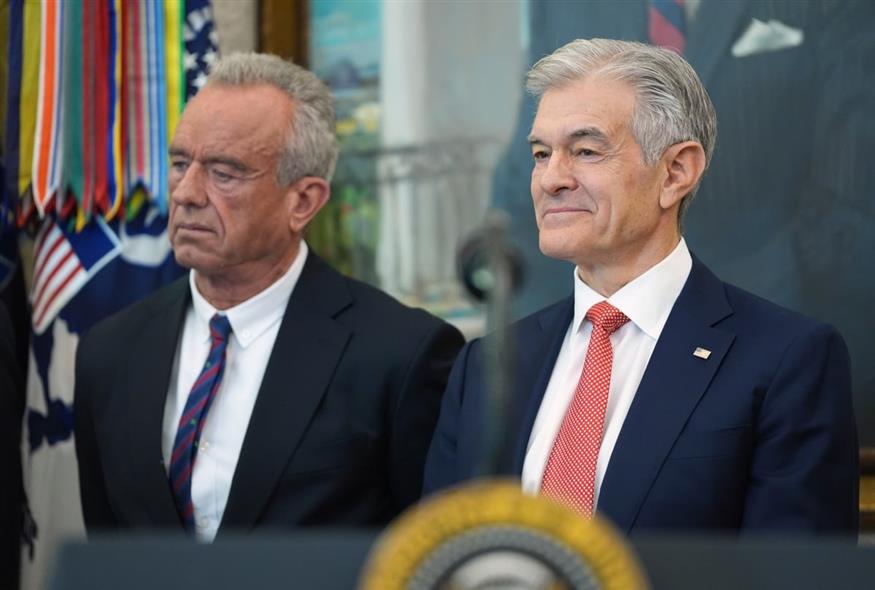 Μεχμέτ Οζ και Ρόμπερτ Κένεντι (Evan Vucci/AP) Μεχμέτ Οζ και Ρόμπερτ Κένεντι (Evan Vucci/AP)