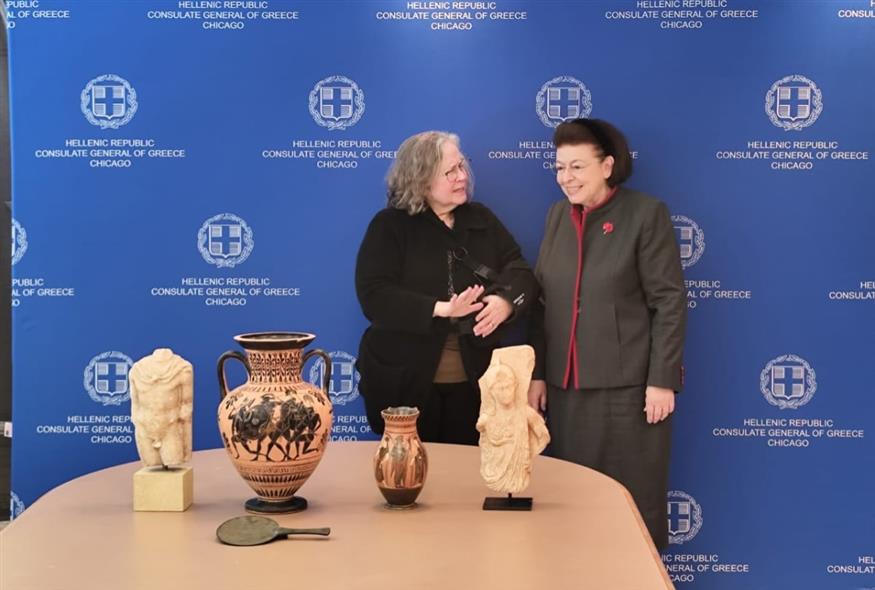 Η Λίνα Μενδώνη με την Jennifer Gray