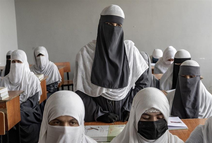 Κορίτσια σε σχολείο της Καμπούλ (Associated Press)