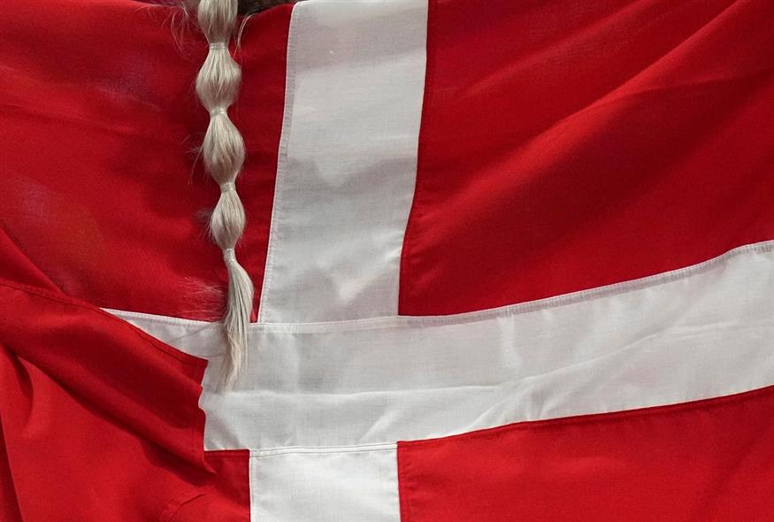 Η σημαία της Δανίας (AP Photo/Matthias Schrader)