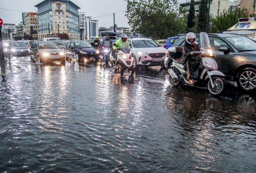 Κακοκαιρία στο μεγαλύτερο μέρος της χώρας (Eurokinissi)