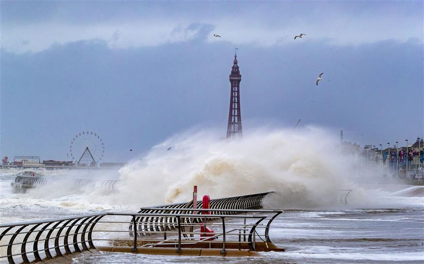 Η καταιγίδα Κιάρα σαρώνει την Ευρώπη/AP Images