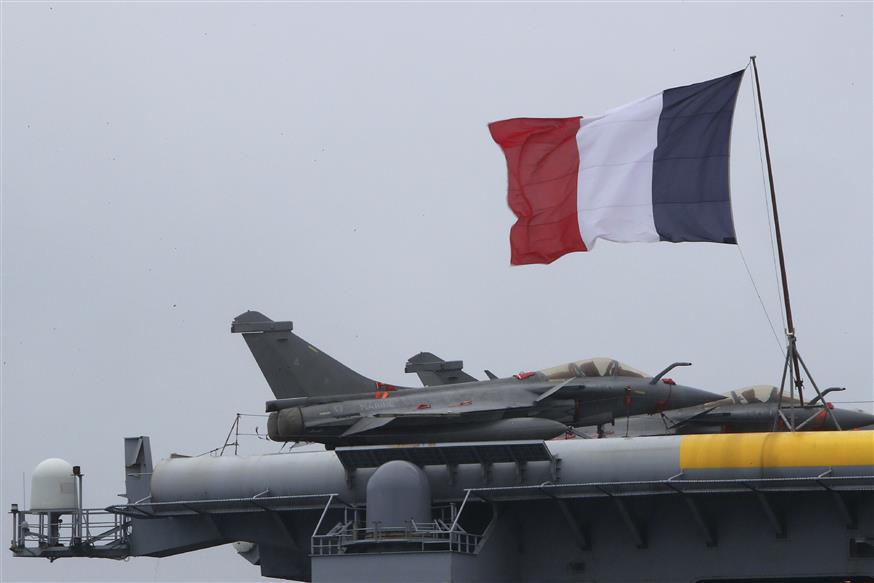 Γαλλικά μαχητικά πάνω στο αεροπλανοφόρο «Charles de Gaulle»
