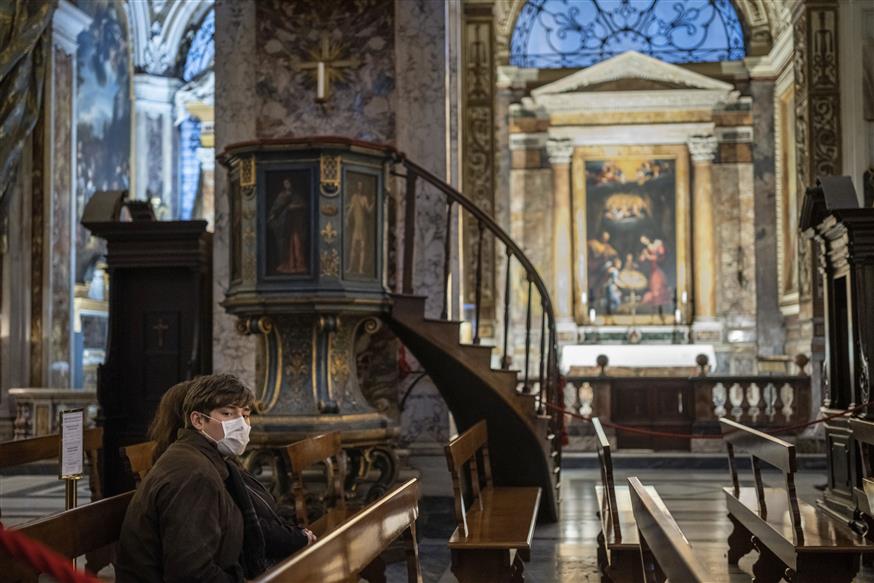 Η Ρώμη κλείνει όλες τις εκκλησίες λόγω κοροναϊού/(AP Photo/Domenico Stinellis)