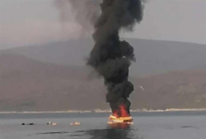 Φωτιά σε σκάφος στο Μαρμάρι Ευβοίας/rpn.gr