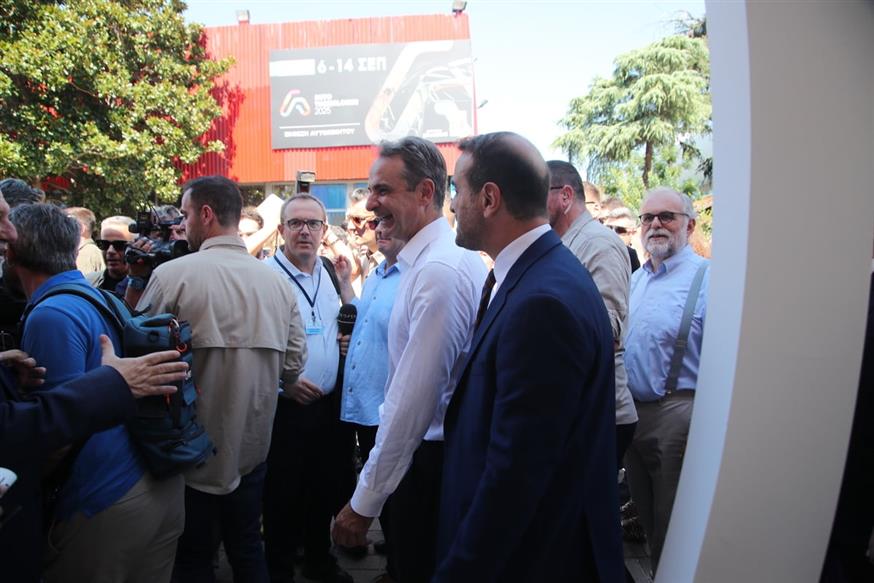 Στο περίπτερο του περίπτερο του OPEN TV, της Ημερησίας και του Έθνους ο Μητσοτάκης/Eurokinissi