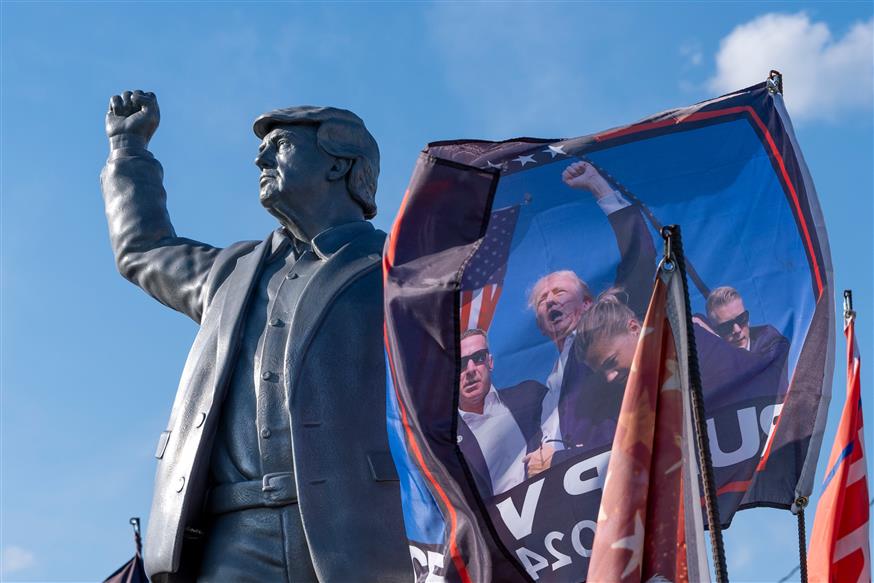 Άγαλμα Ντόναλντ Τραμπ (AP Photo/Alex Brandon) Άγαλμα Ντόναλντ Τραμπ (AP Photo/Alex Brandon)