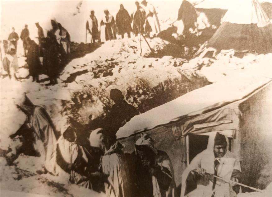 Μας φαινόταν σαν να ξαστέρωσε ο ουρανός, ενώ εξακολουθούσε να βρέχει. ...