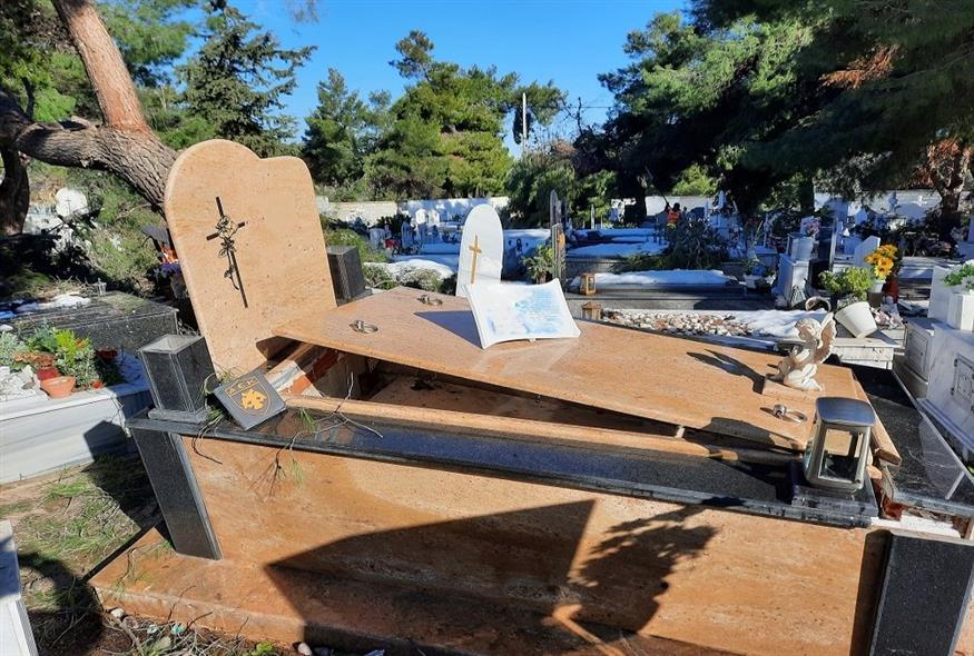 Καταστροφές σε μνήματα στο κοιμητήριο Νέας Μάκρης