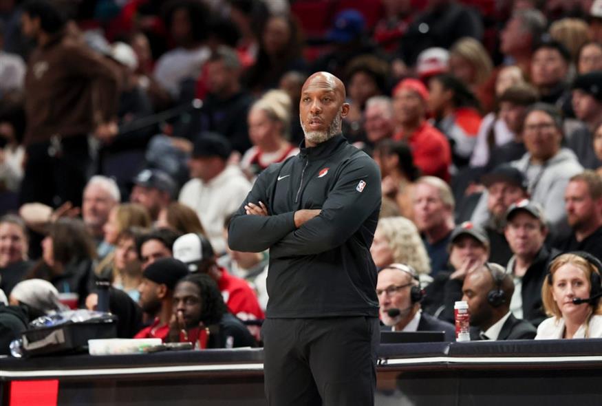 Ο προπονητής των Μπλέιζερς Τσόνσι Μπίλαπς (AP)