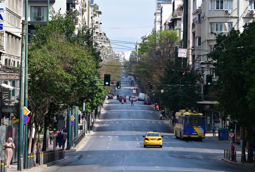 Άδειασε η Αθήνα την Κυριακή του Πάσχα Άδειασε η Αθήνα την Κυριακή του Πάσχα