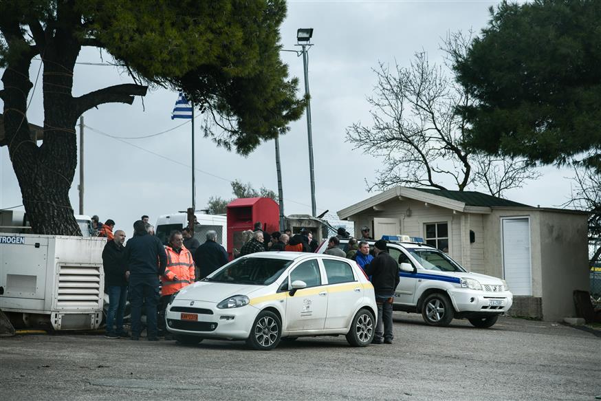 Ενας νεκρός από πυροβολισμούς στο αμαξοστάσιο του Δήμου Διονύσου (EUROKINISSI/ΜΙΧΑΛΗΣ ΚΑΡΑΓΙΑΝΝΗΣ)