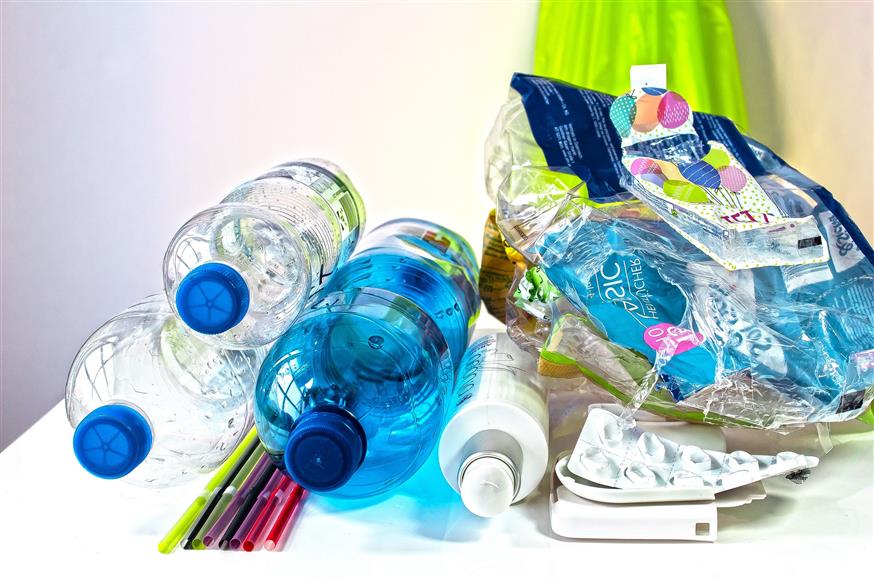 Πλαστικά απορρίμματα /pixabay.com
