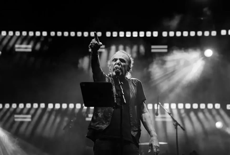 13ο Μουσικό Φεστιβάλ Ελάτειας Ο Βασίλης Παπακωνσταντίνου στο 13ο Μουσικό Φεστιβάλ Ελάτειας