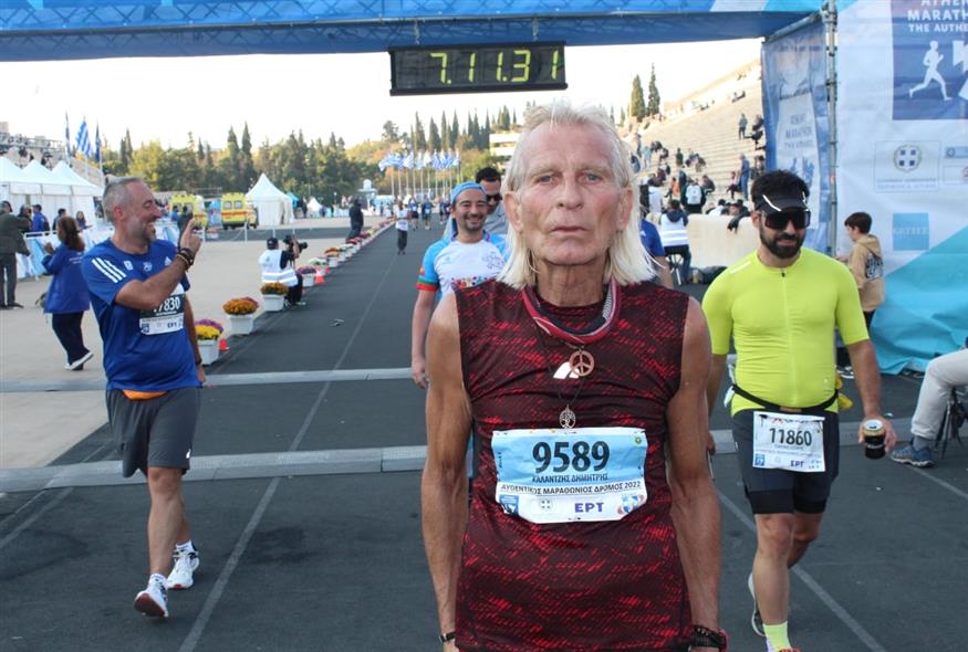 Αυθεντικός Μαραθώνιος Αθήνας:  Ο 74χρονος Δημήτρης Καλαντζής από τα Τρίκαλα έχει τρέξει τον Αυθεντικό μαραθώνιο της Αθήνας 38 φορές 