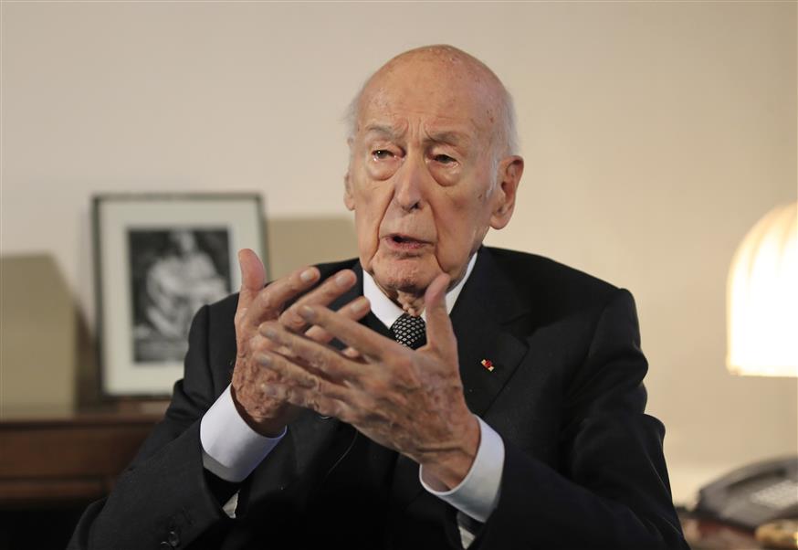 Ο πρώην πρόεδρος της Γαλλίας Βαλερί Ζισκάρ Ντεστέν (AP Photo/Michel Euler)