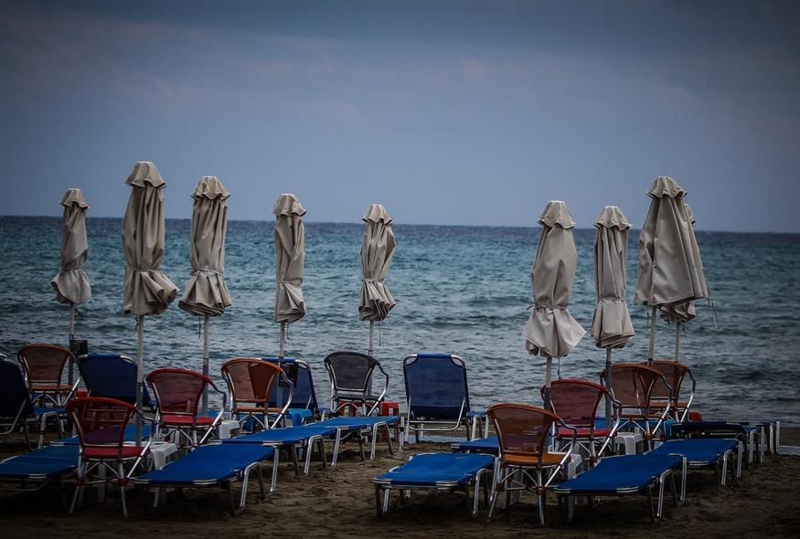 Παραλία Αρτέμιδας (Φωτογραφία αρχείου: ΘΑΝΑΣΗΣ ΔΗΜΟΠΟΥΛΟΣ / EUROKINISSI)