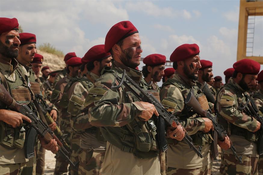 Στρατιώτες από τον Ελεύθερο Συριακό Στρατό (AP Photo)