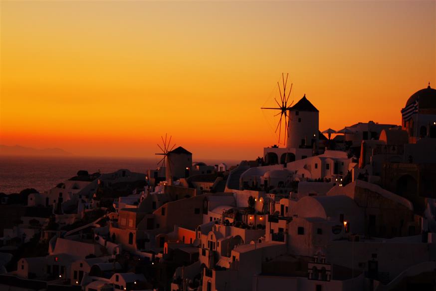 Ηλιοβασίλεμα στη Σαντορίνη (Copyright: Pixabay)