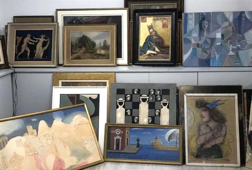 Πλήθος πλαστών πινάκων στην κατοχή των δύο συλληφθέντων (astynomia.gr)