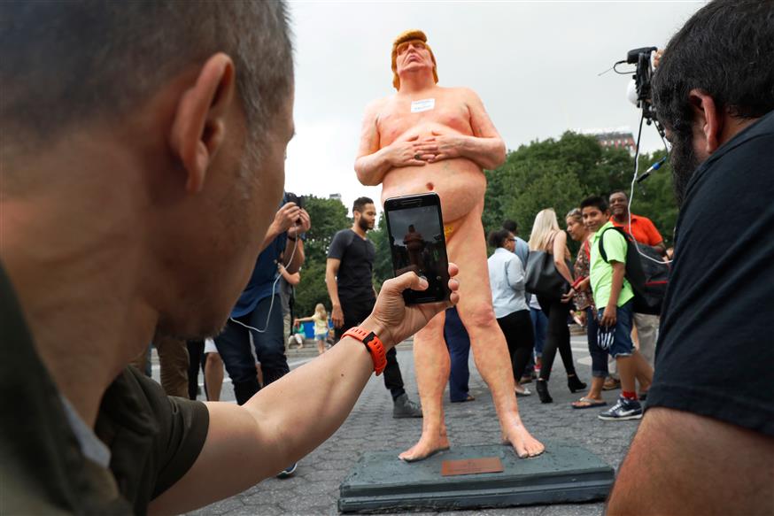 Άγαλμα Donald Trump (AP Photo/Mary Altaffer) Άγαλμα Donald Trump (AP Photo/Mary Altaffer)