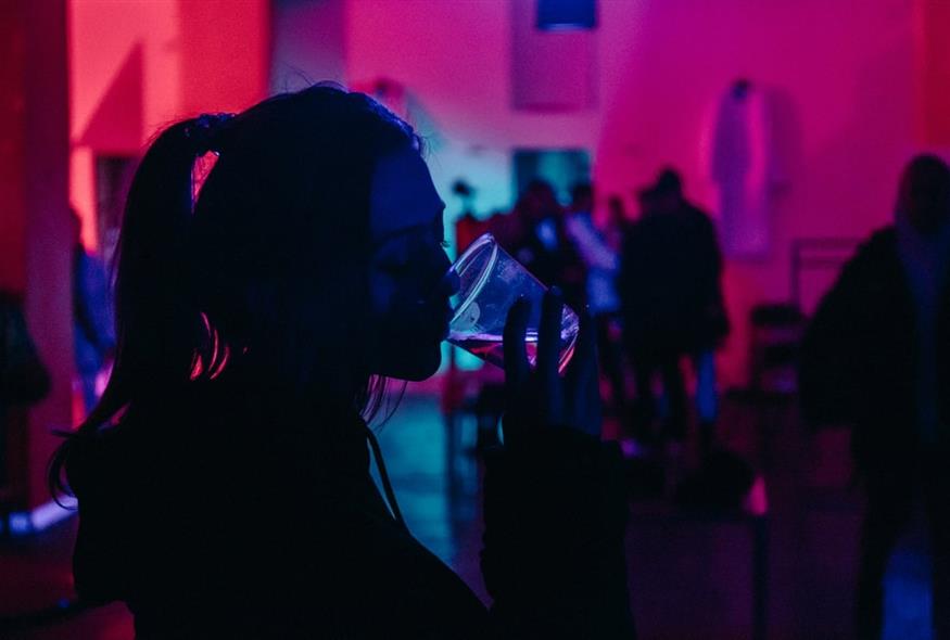 Kατανάλωση αλκοόλ (UNSPLASH)