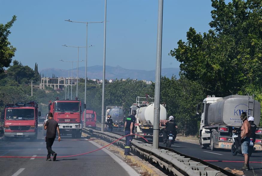 Πύρινη κόλαση στη Ραφήνα (gallery) Πύρινη κόλαση στη Ραφήνα (gallery)
