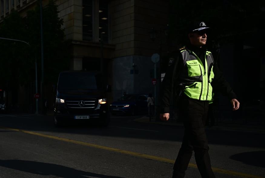 Κυκλοφοριακές ρυθμίσεις (ΚΩΣΤΑΣ ΤΖΟΥΜΑΣ/EUROKINISSI)