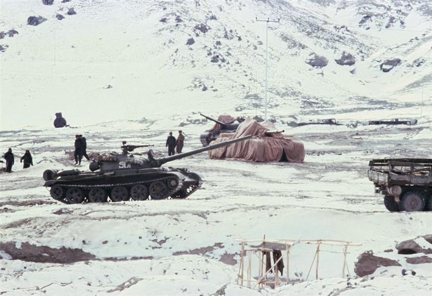 Σοβιετικά άρματα μάχης στο Αφγανιστάν. /copyright Ap Photos