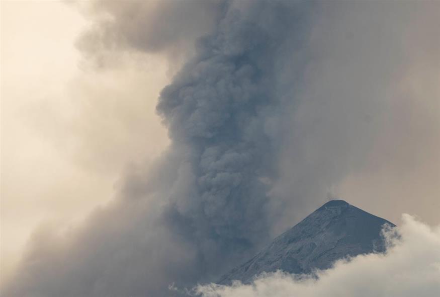 Εικόνα από το ηφαίστειο Φουέγο (AP Photo/Moises Castillo)
