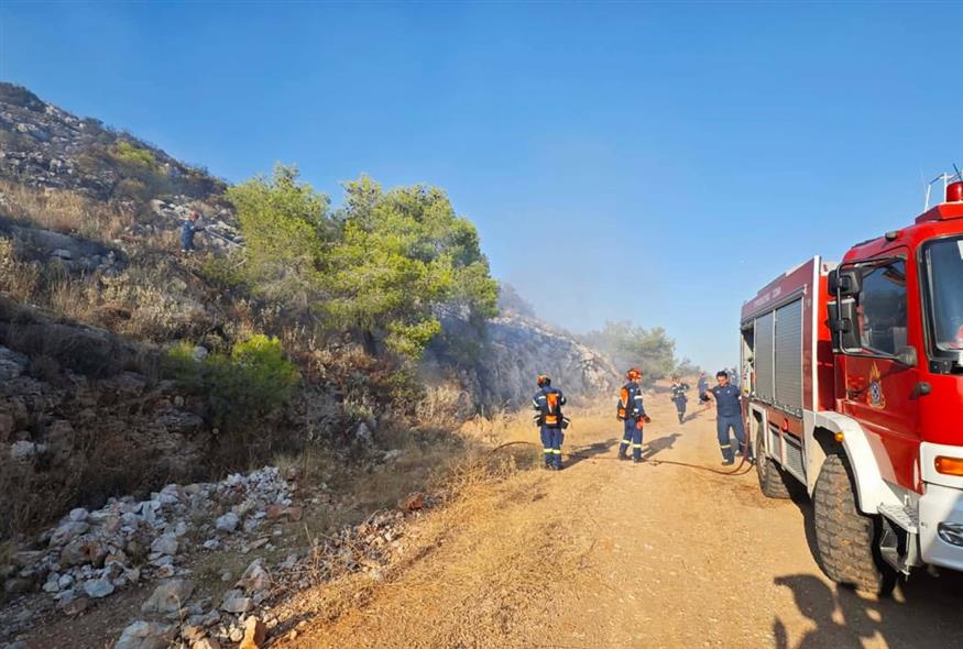 Φωτιά στο Ποικίλο Όρος