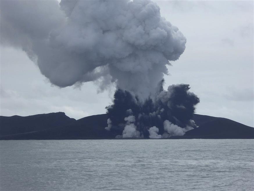 Το ηφαίστειο που εξερράγη στη Νέα Ζηλανδία (AP photo)