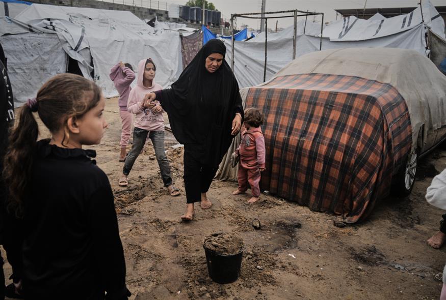 Ο εφιάλτης παραμένει στη Γάζα: Μετά τους βομβαρδισμούς, οι πλημμύρες και το κρύο