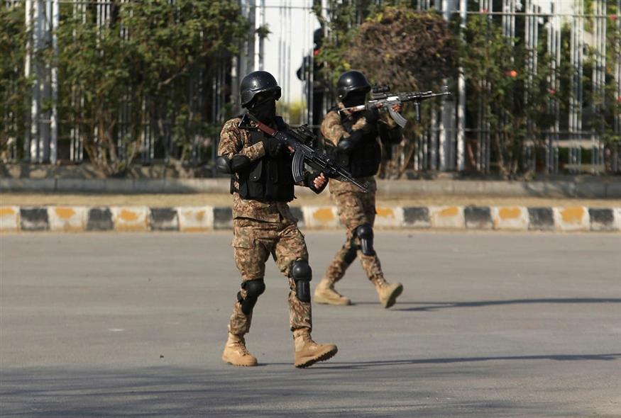 Πακιστανοί στρατιώτες (AP Photo/Fareed Khan)