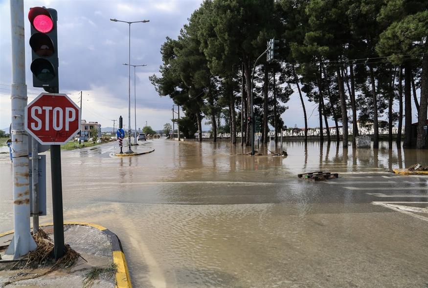 Πλημμύρα στη Λάρισα από την κακοκαιρία Elias (ΛΕΩΝΙΔΑΣ ΤΖΕΚΑΣ/EUROKINISSI)