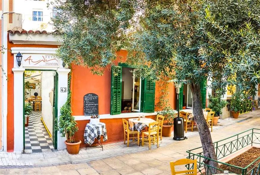 Η ιστορική Αυλή στον πεζόδρομο της Μεθώνης | © Γευσηπωλείον - Αυλή