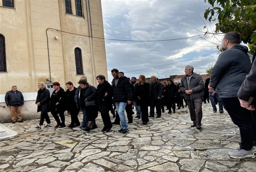 Θρήνος στην κηδεία της δολοφονημένης Δώρας/Agriniopress