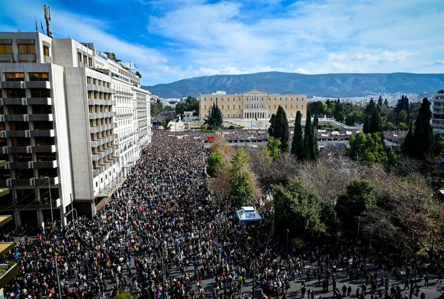 ΣΥΛΛΑΛΗΤΗΡΙΟ ΓΙΑ ΤΟ ΣΙΔΗΡΟΔΡΟΜΙΚΟ ΔΥΣΤΥΧΗΜΑ ΤΩΝ ΤΕΜΠΩΝ ΣΤΗΝ ΑΘΗΝΑ (ΜΙΧΑΛΗΣ ΠΑΠΑΝΙΚΟΛΑΟΥ/EUROKINISSI)