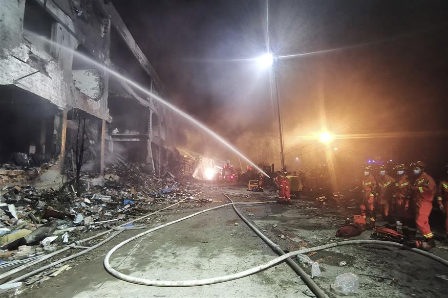 Έκρηξη βυτιοφόρου στην Κίνα/AP Images