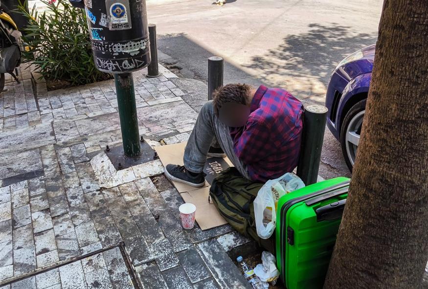 Άστεγος (ΓΙΩΡΓΟΣ ΚΟΝΤΑΡΙΝΗΣ/EUROKINISSI)