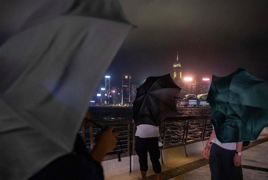 Σφοδροί άνεμοι στην Κίνα (AP Photo/Anthony Kwan)