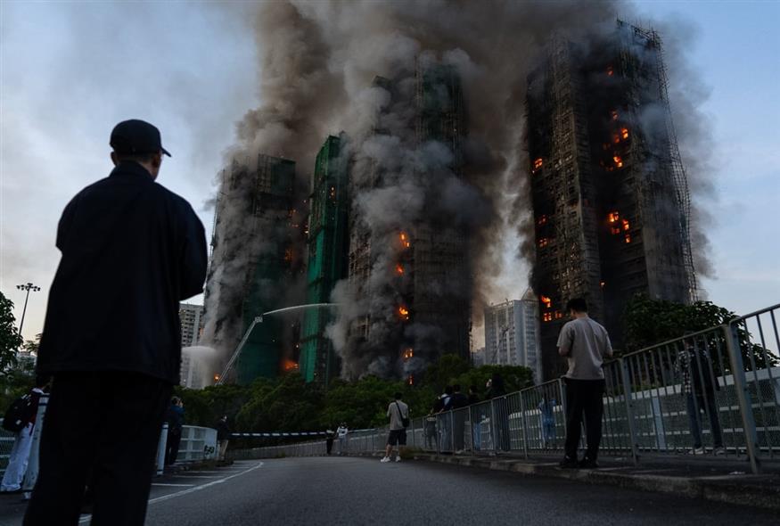 Φωτογραφία από το σημείο της φωτιάς (Chan Long Hei/AP)
