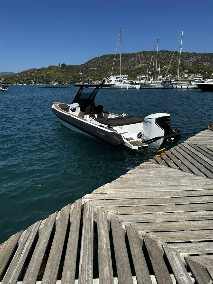 Tο φουσκωτό με την 300αρα μηχανή
