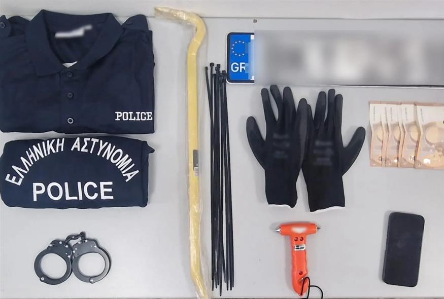 Χειροπέδες σε 24χρονο που υποδυόταν τον αστυνομικό και παρακολουθούσε επιχειρηματία (ΕΛΑΣ)