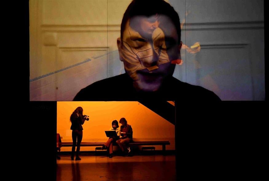 «24 ώρες σε έναν κόσμο που δεν μας ανήκει» του Παντελή Φλατσούση (Copyright: Alex Kat)