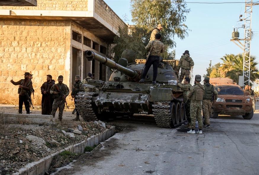 Πόλεμος στη Συρία (AP Photo/Omar Albam)