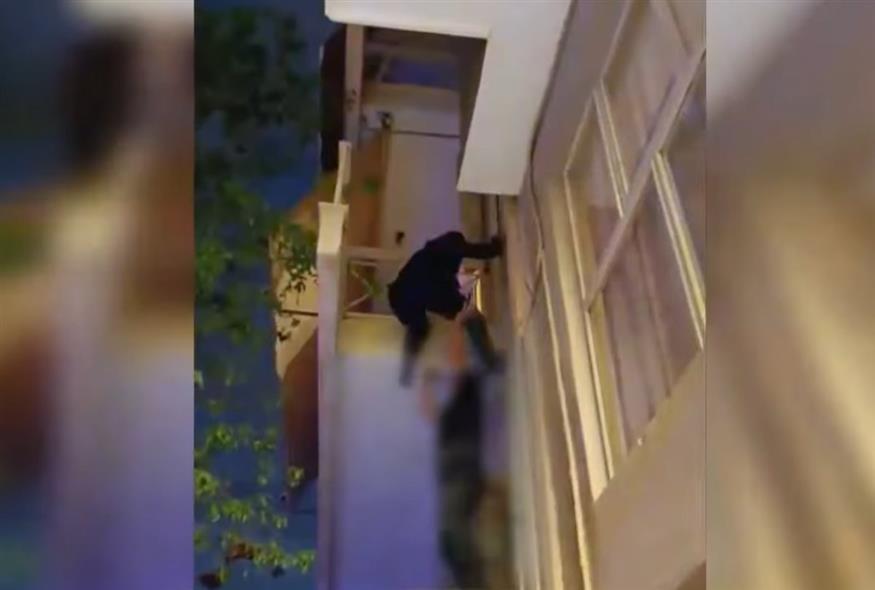 Ανήλικος στα Καμίνια