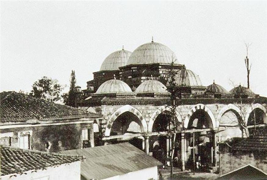 Μία από τις παλαιότερες φωτογραφίες του Ιμαρέτ που ανεγέρθηκε το 1817.